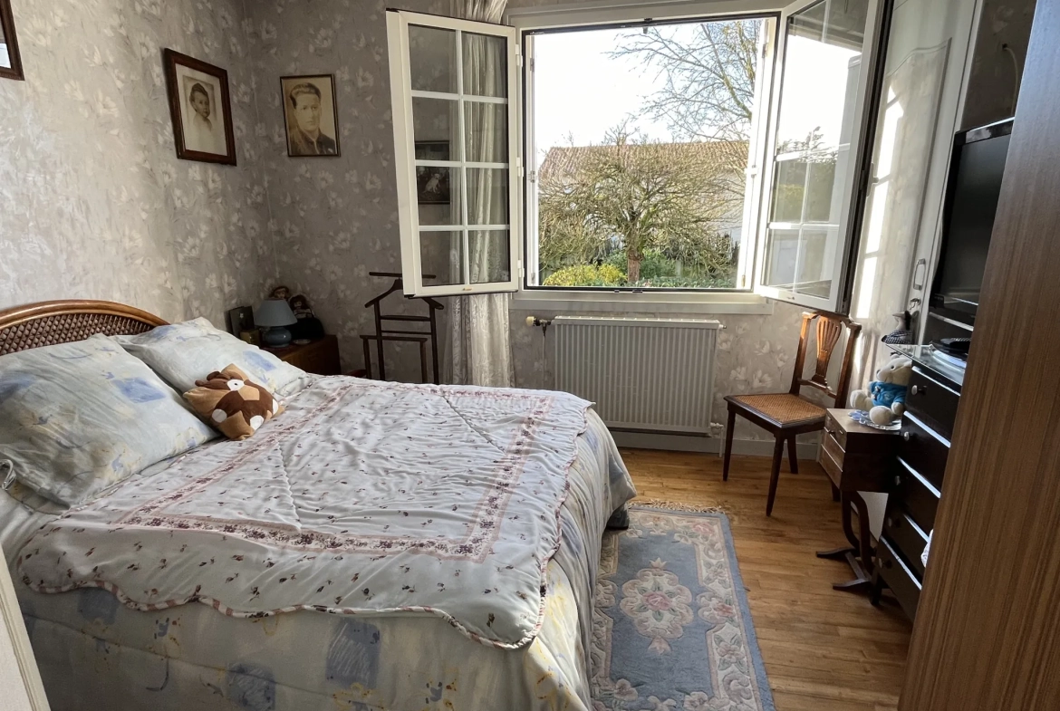 Maison à Thouars de 130 m² proche commerces et écoles dans un quartier calme 