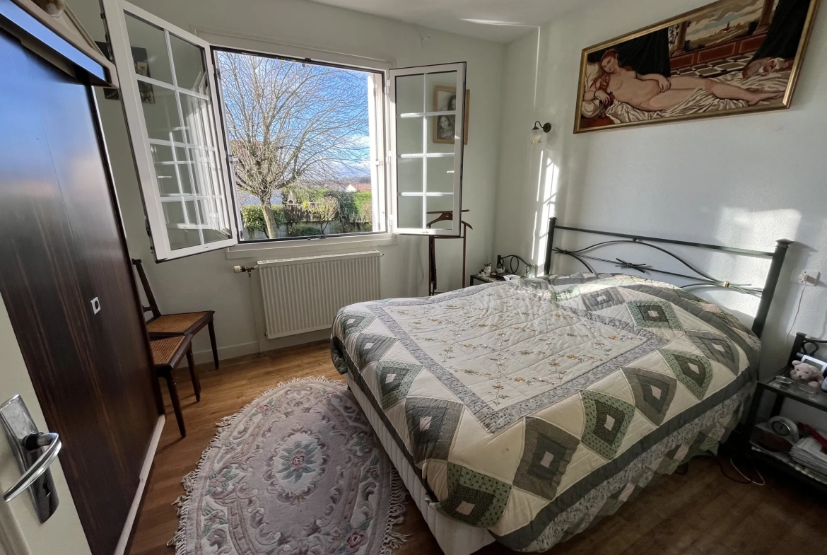Maison à Thouars de 130 m² proche commerces et écoles dans un quartier calme 