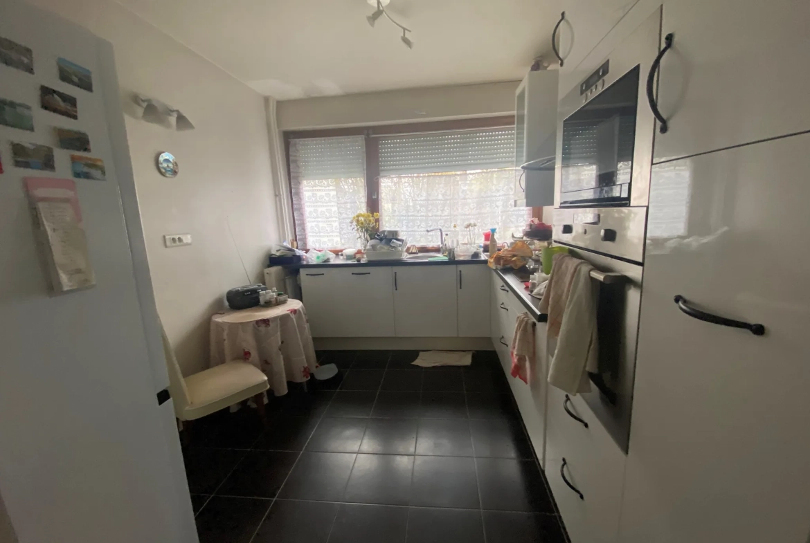 Appartement 2 pièces à Montgeron dans résidence sécurisée avec parking et balcon 