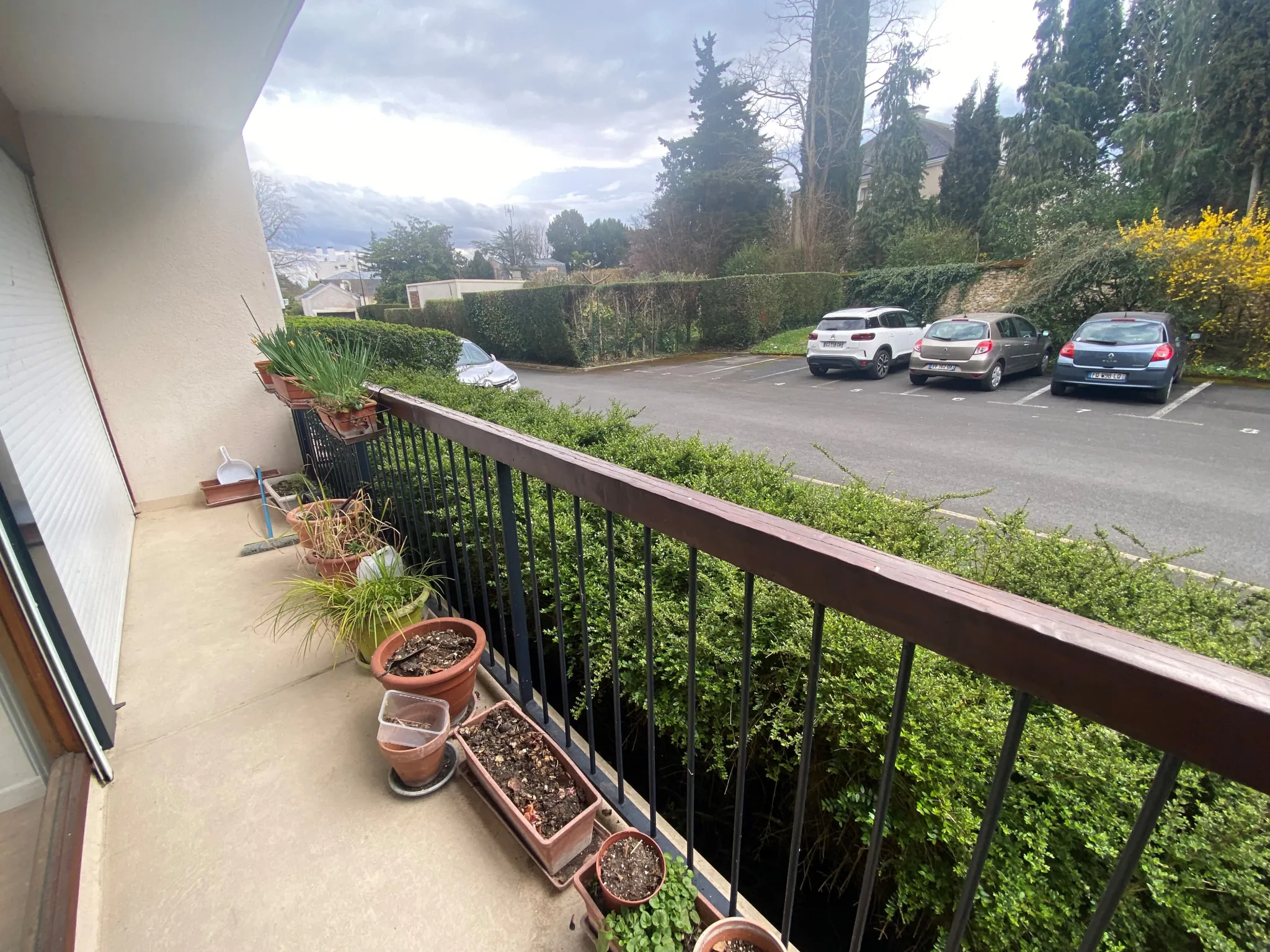 Appartement 2 pièces à Montgeron dans résidence sécurisée avec parking et balcon 