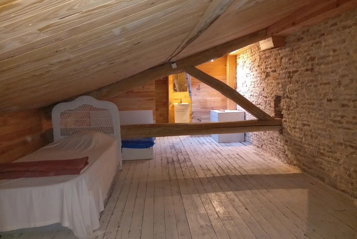 Charmante maison avec dépendance, garage et jardin à Moissac 