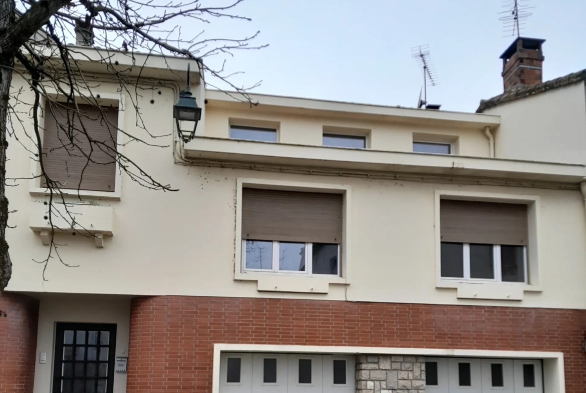 Charmante maison avec dépendance, garage et jardin à Moissac 