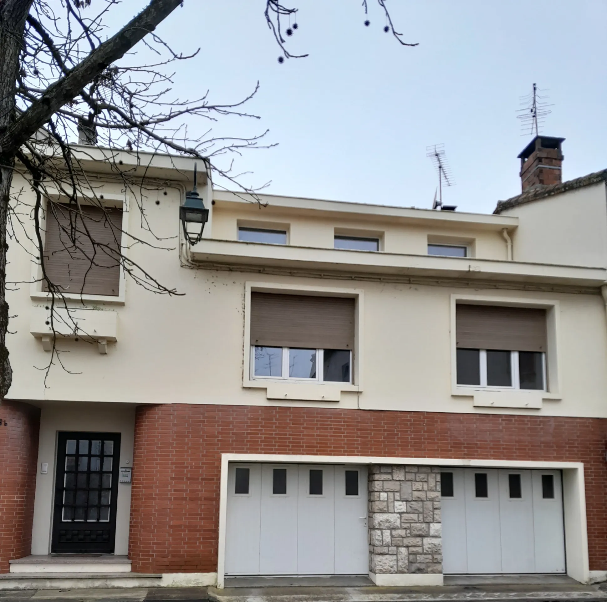 Charmante maison avec dépendance, garage et jardin à Moissac 