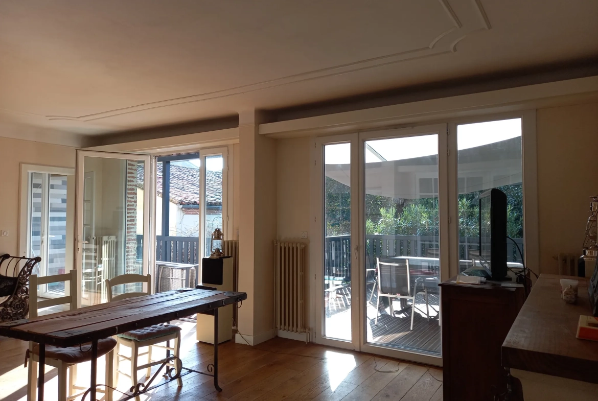 Charmante maison avec dépendance, garage et jardin à Moissac 