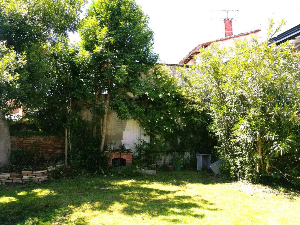 Charmante maison avec dépendance, garage et jardin à Moissac 