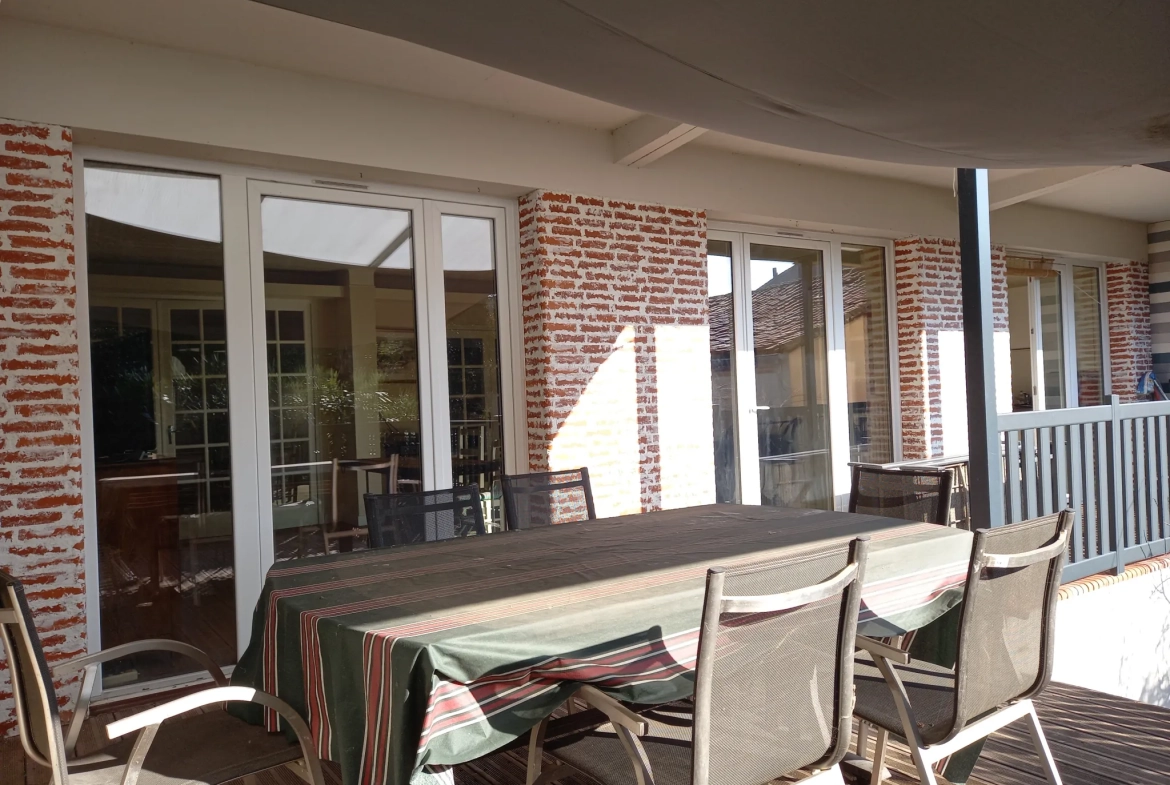 Charmante maison avec dépendance, garage et jardin à Moissac 