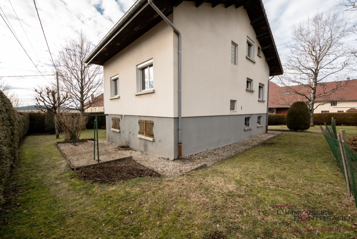 Maison individuelle avec 6 chambres sur 676 m² à Courvières, Franche-Comté 
