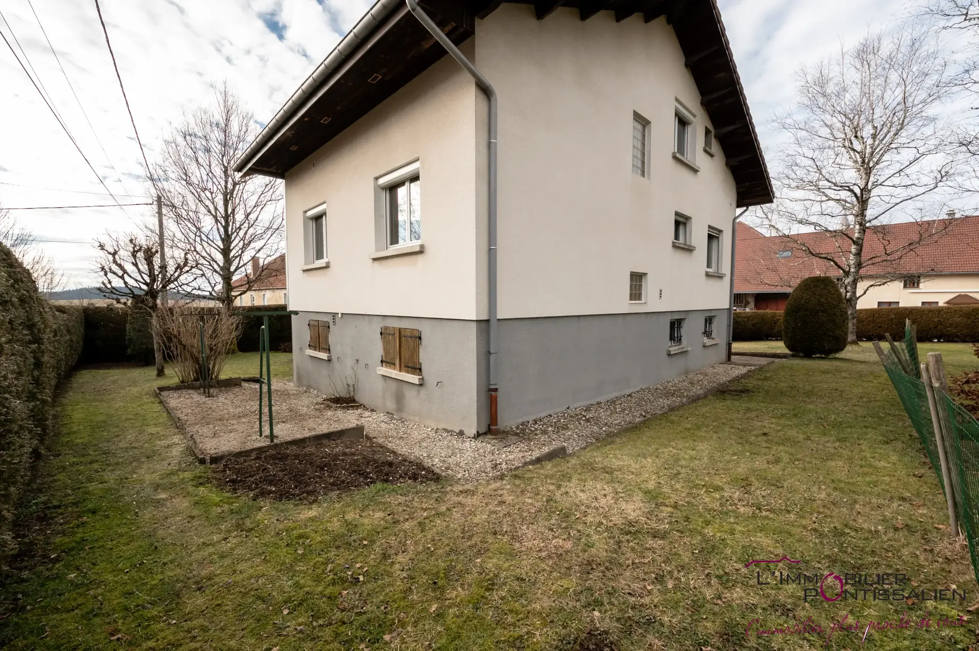 Maison individuelle avec 6 chambres sur 676 m² à Courvières, Franche-Comté 