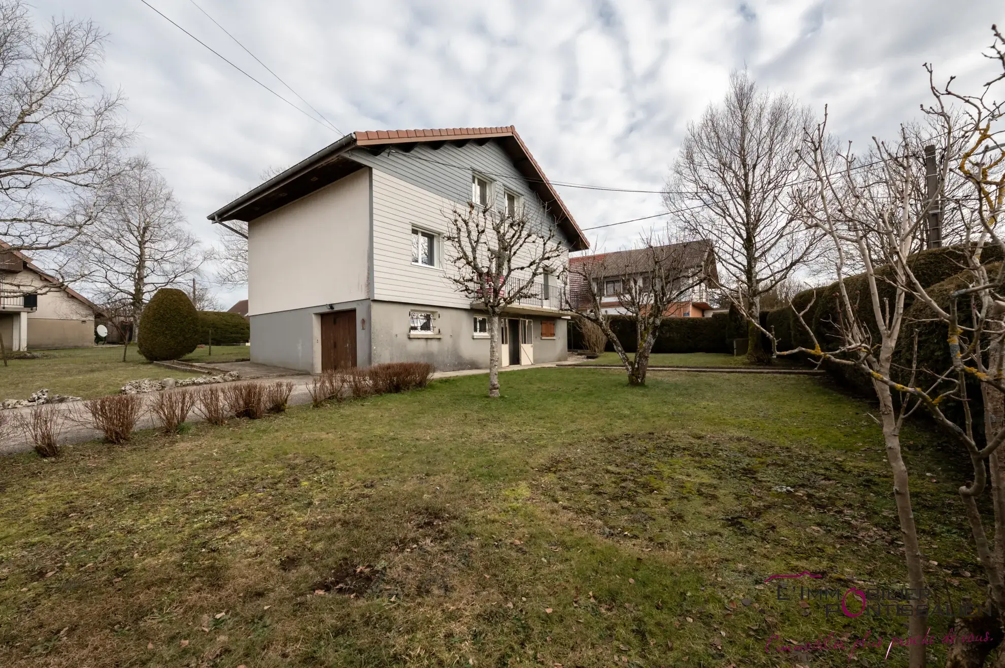Maison individuelle avec 6 chambres sur 676 m² à Courvières, Franche-Comté 