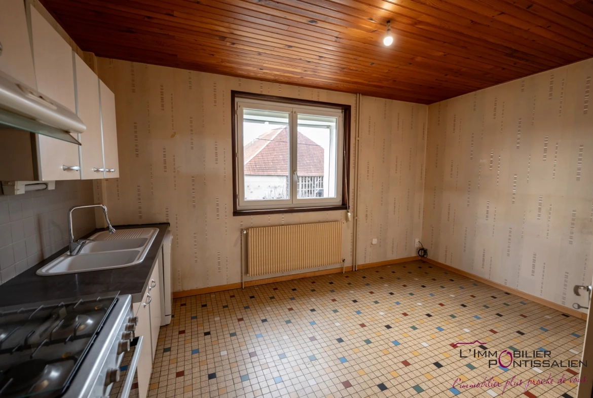 Maison individuelle avec 6 chambres sur 676 m² à Courvières, Franche-Comté 