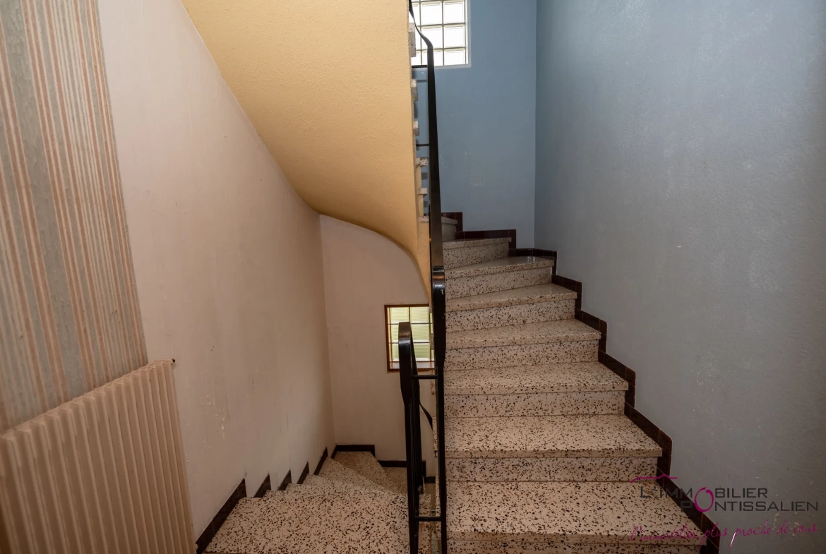 Maison individuelle avec 6 chambres sur 676 m² à Courvières, Franche-Comté 