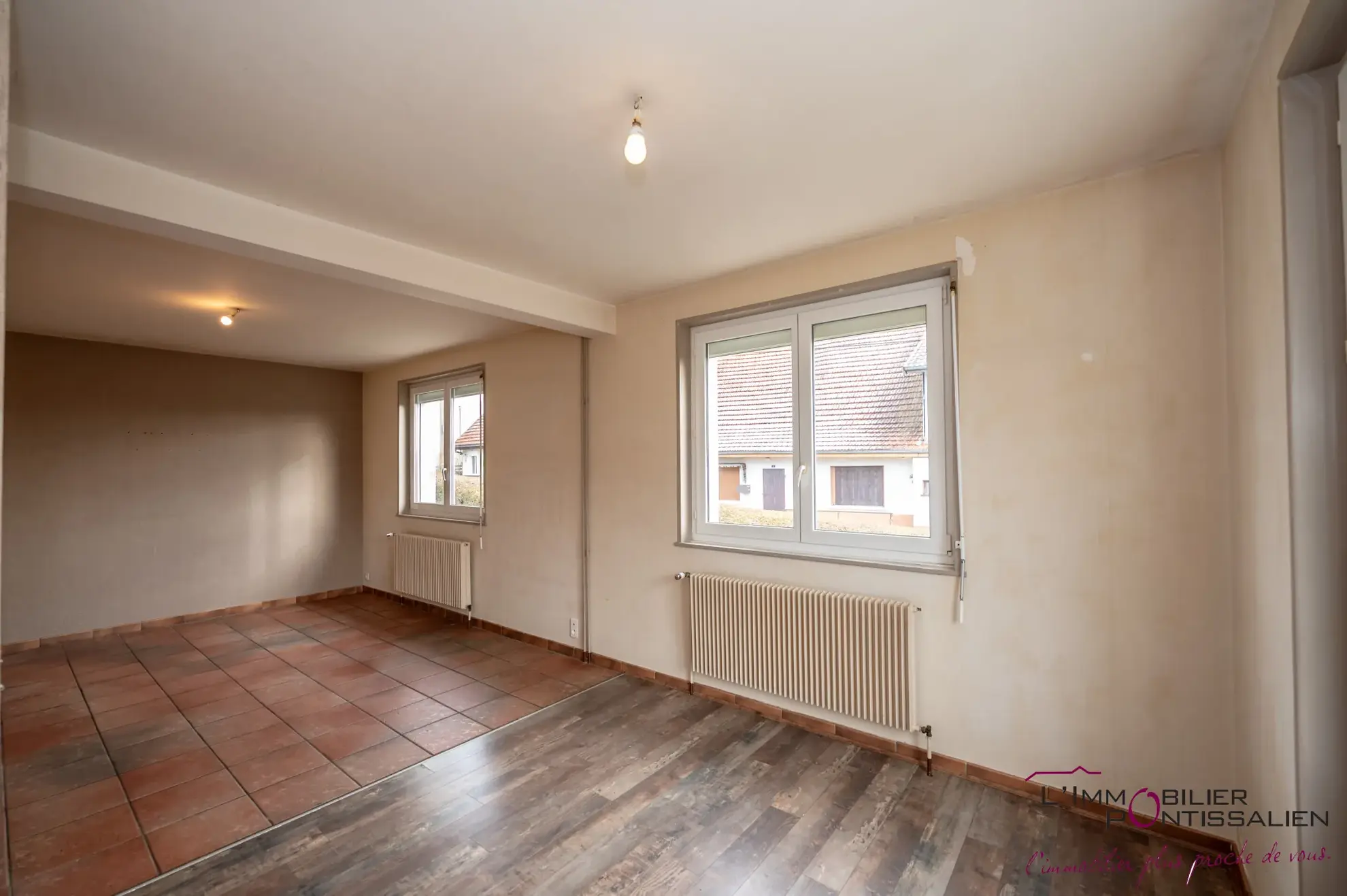 Maison individuelle avec 6 chambres sur 676 m² à Courvières, Franche-Comté 