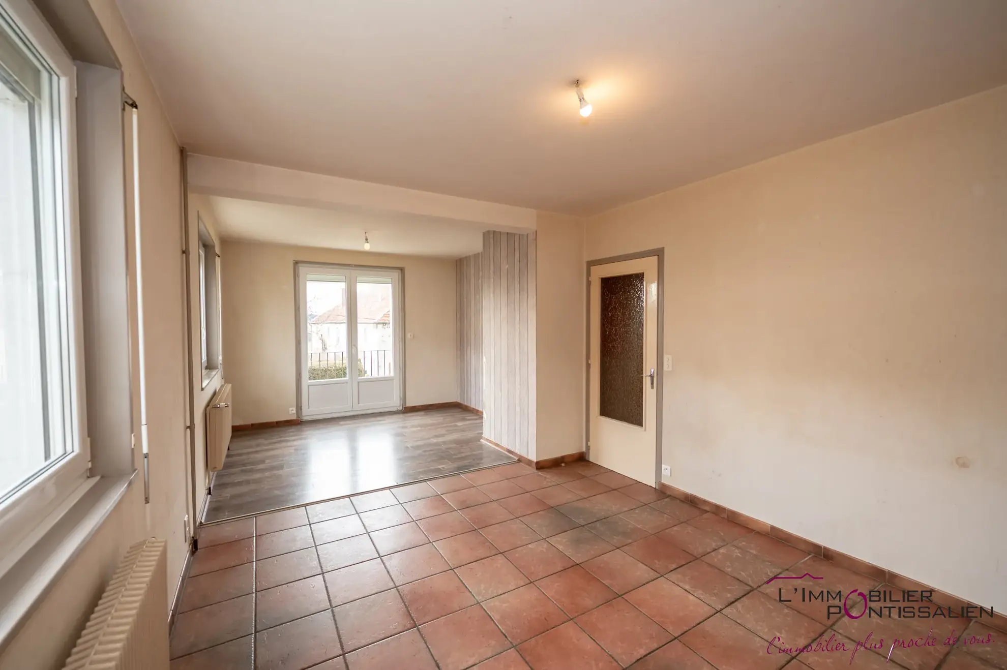Maison individuelle avec 6 chambres sur 676 m² à Courvières, Franche-Comté 