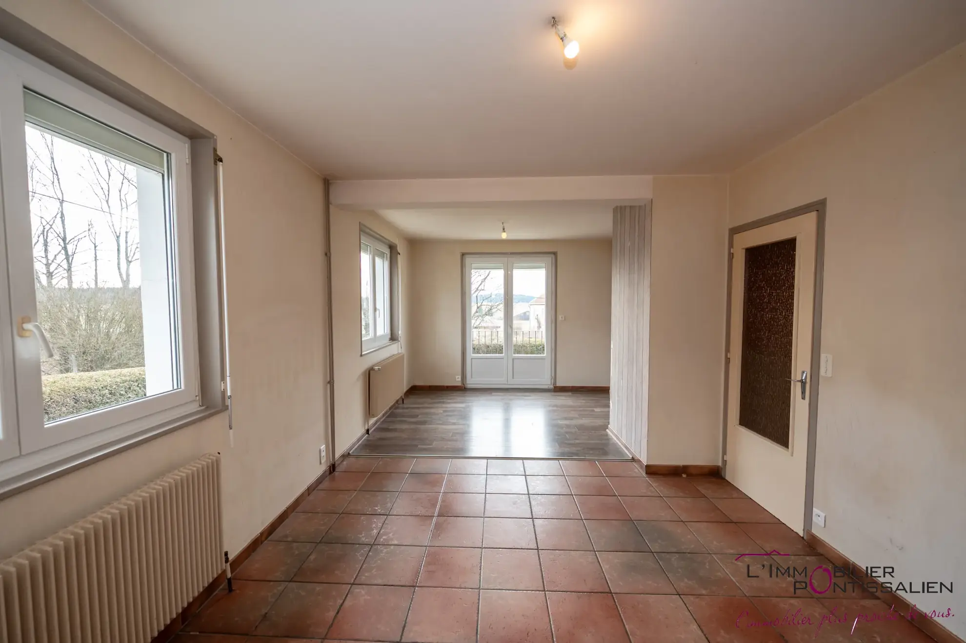 Maison individuelle avec 6 chambres sur 676 m² à Courvières, Franche-Comté 