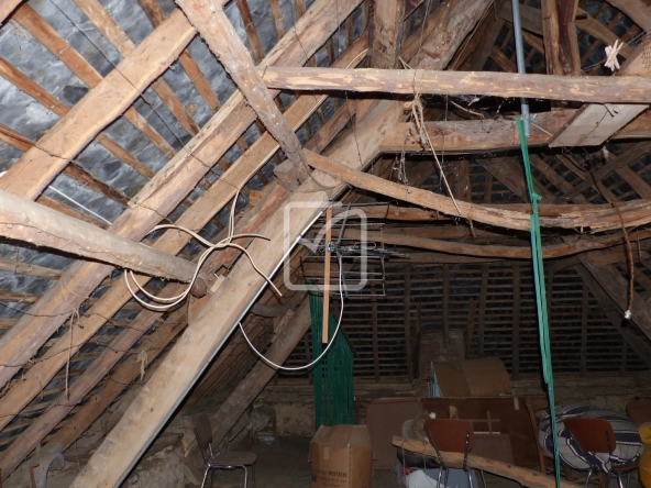 Ferme à restaurer avec fort potentiel à Gourdon (46300) en position dominante 