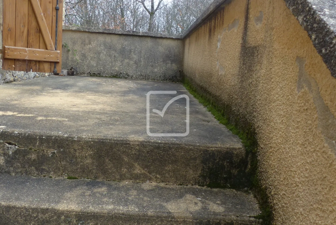 Ferme à restaurer avec fort potentiel à Gourdon (46300) en position dominante 