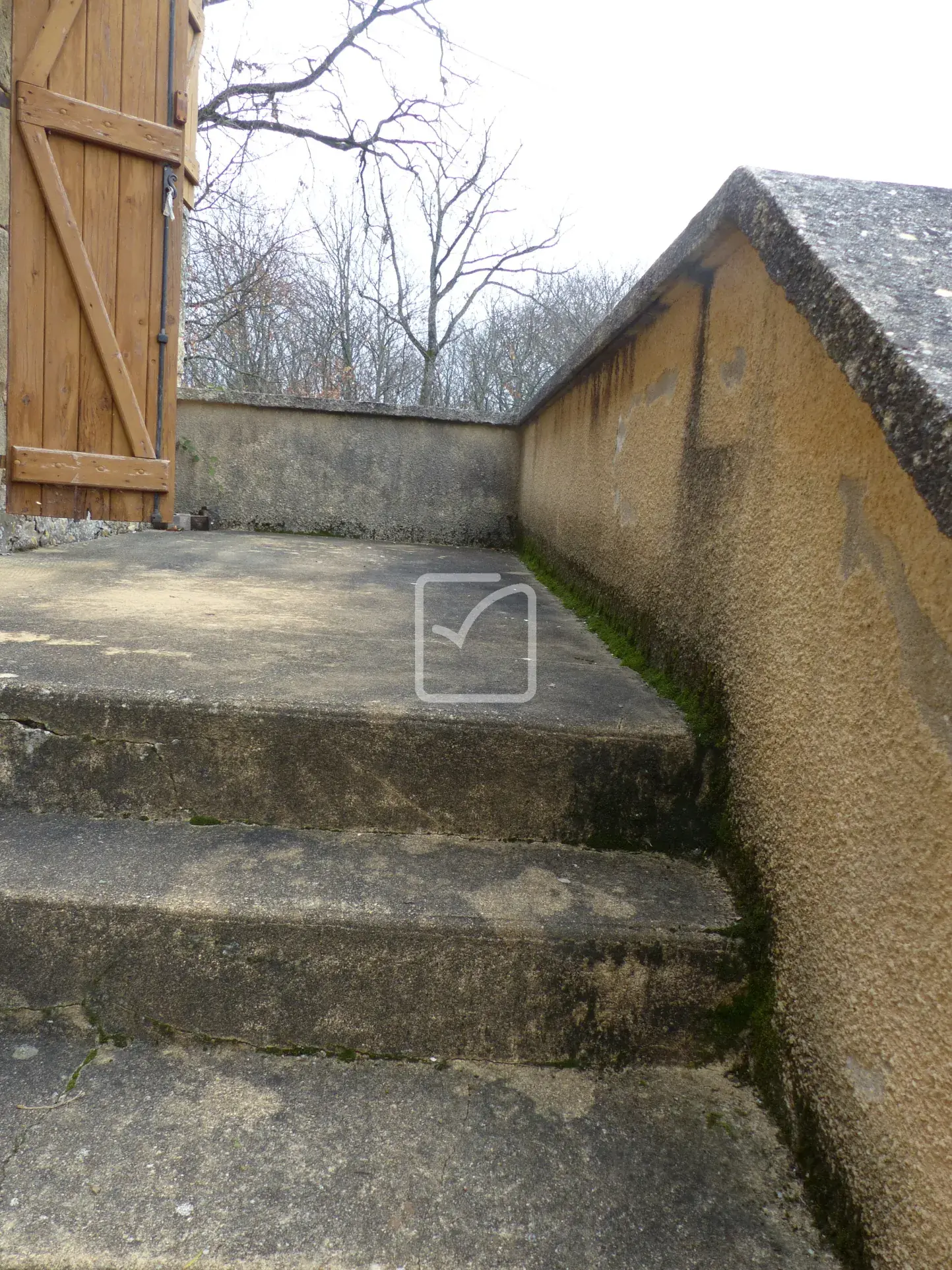 Ferme à restaurer avec fort potentiel à Gourdon (46300) en position dominante 