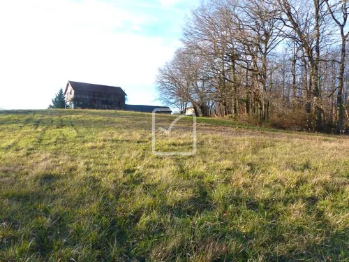 Ferme à restaurer avec fort potentiel à Gourdon (46300) en position dominante 