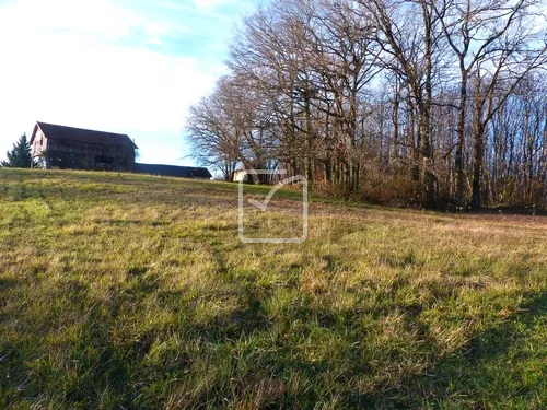 Ferme à restaurer avec fort potentiel à Gourdon (46300) en position dominante 