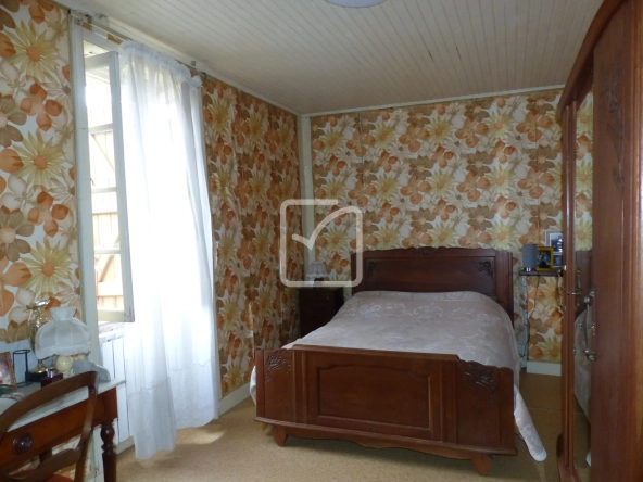 Ferme à restaurer avec fort potentiel à Gourdon (46300) en position dominante 