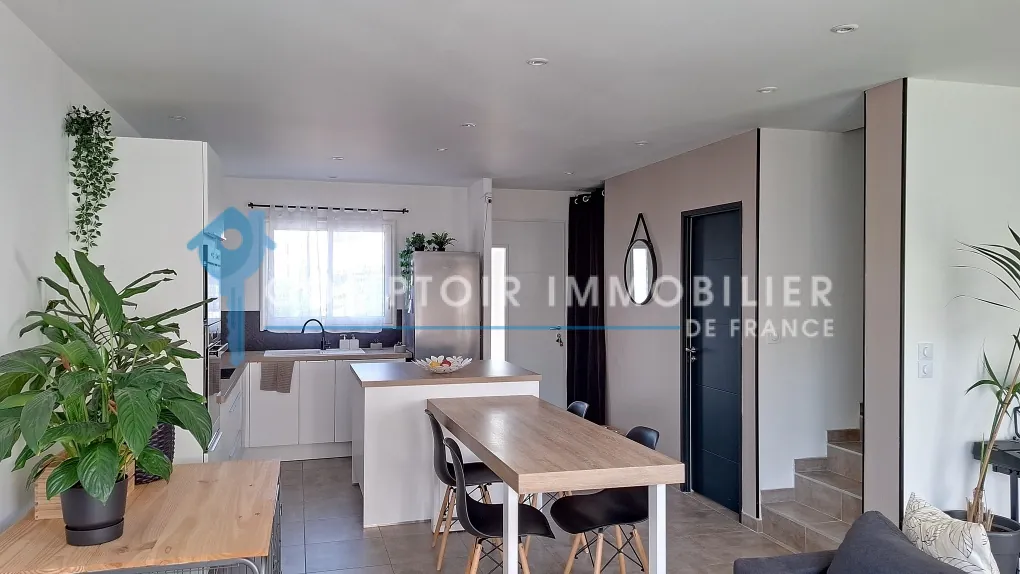 Charmante maison moderne de 86 m² avec jardin à Uchaud, proche commodités 