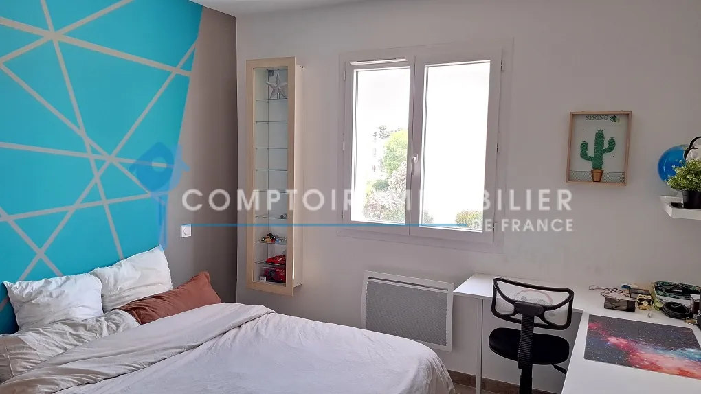 Charmante maison moderne de 86 m² avec jardin à Uchaud, proche commodités 