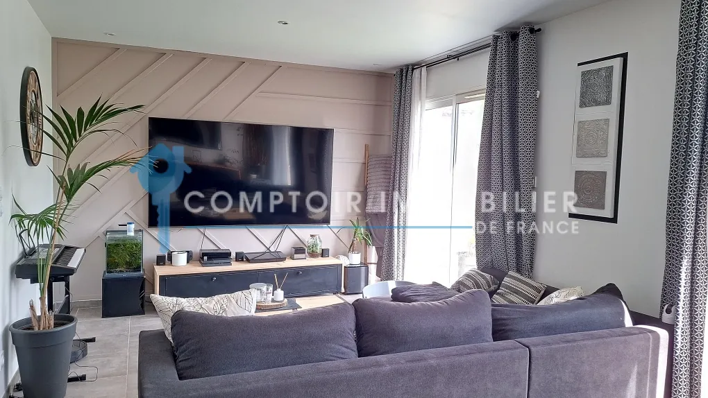 Charmante maison moderne de 86 m² avec jardin à Uchaud, proche commodités 