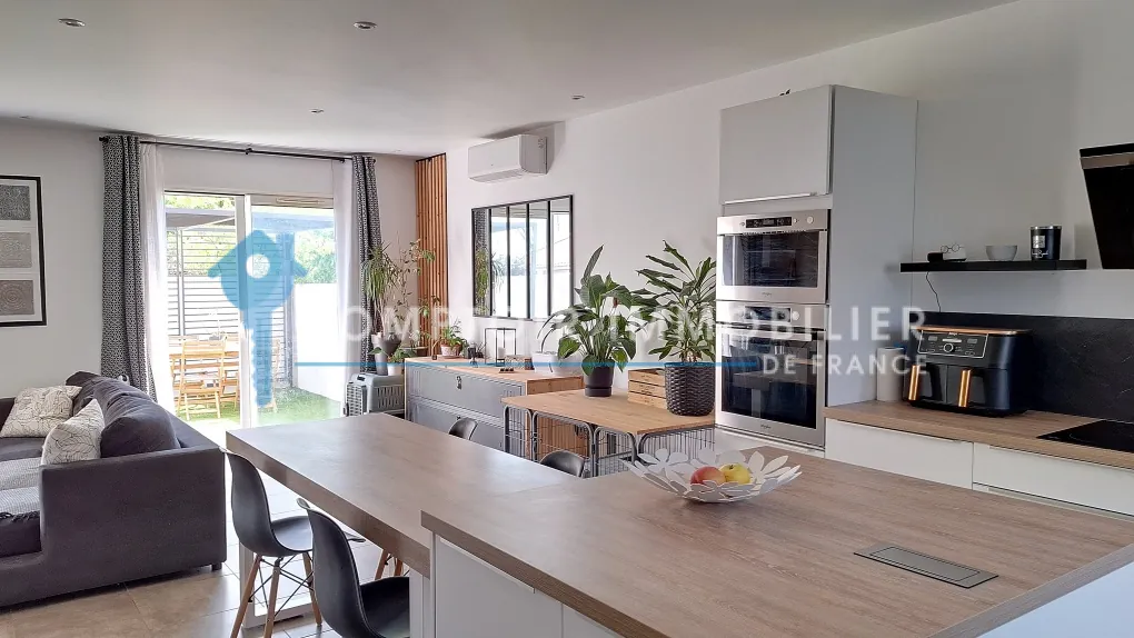 Charmante maison moderne de 86 m² avec jardin à Uchaud, proche commodités 