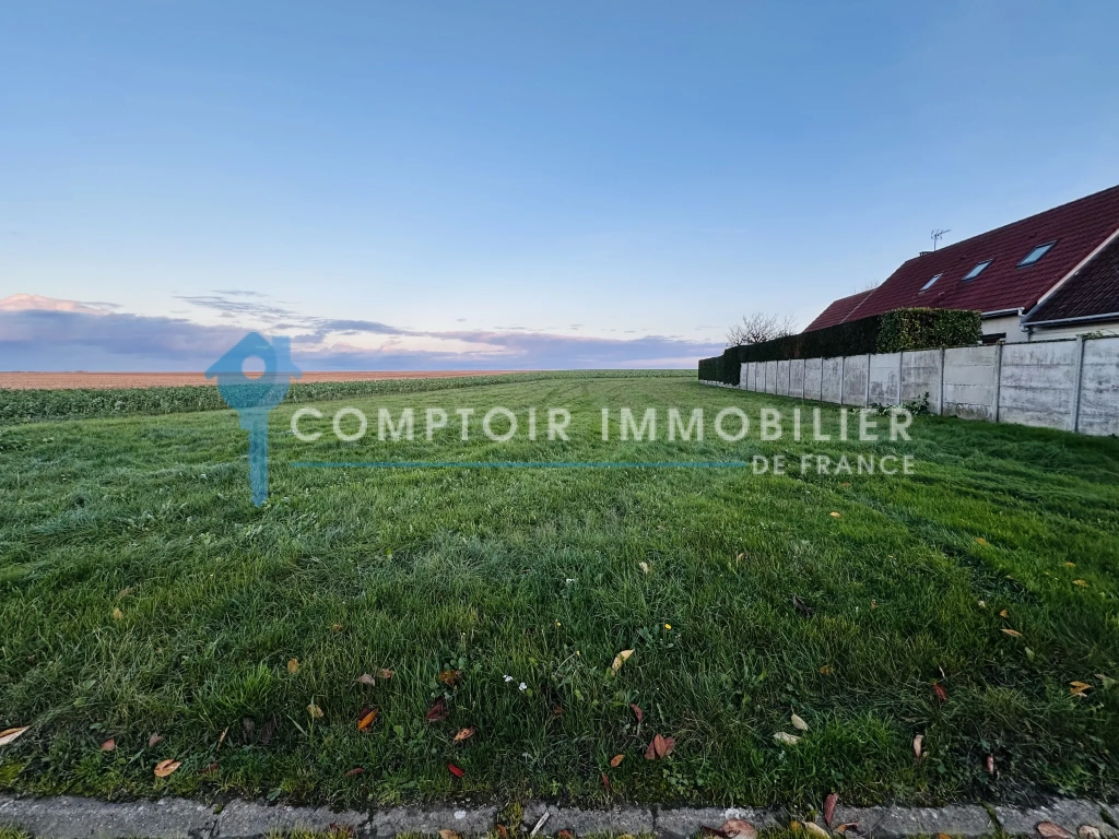 Terrain à bâtir de 648 m² à Dammarie, environnement calme et vue dégagée