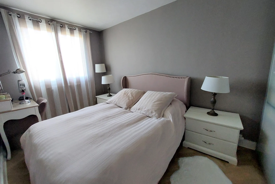 Appartement F2 avec balcon, cave et parking à Le Plessis-Trévise 