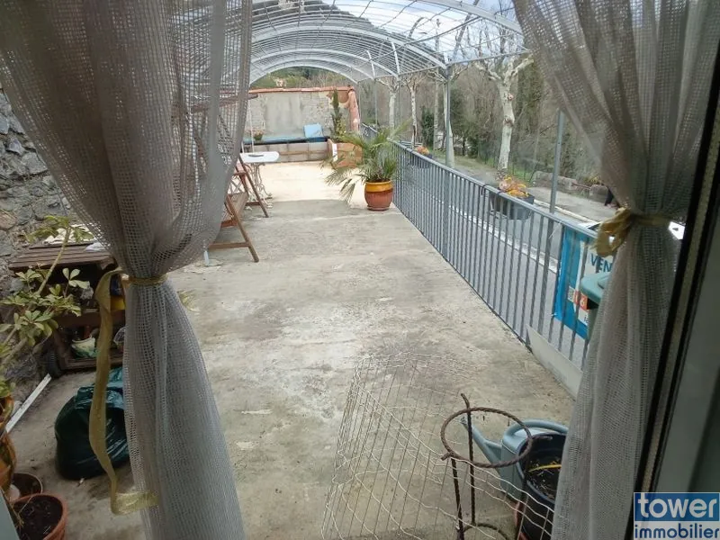 Maison de village à vendre à Arles-sur-Tech avec terrasse et potentiel locatif 