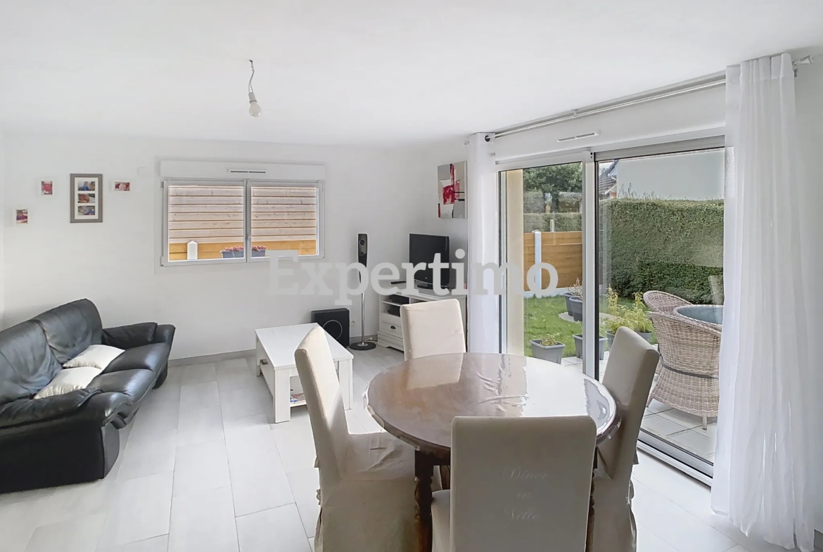 Maison rénovée de plain-pied avec jardin à Hottot-les-Bagues 