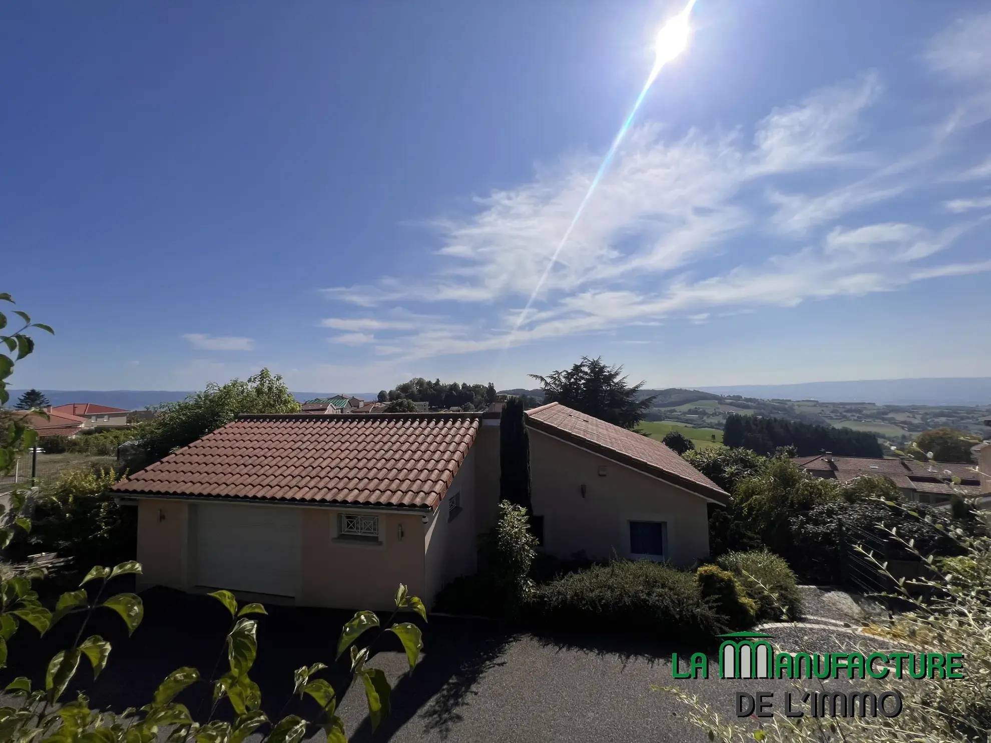 Villa 4 chambres avec piscine, garage, et chalet en bois à Fontanes, Loire 