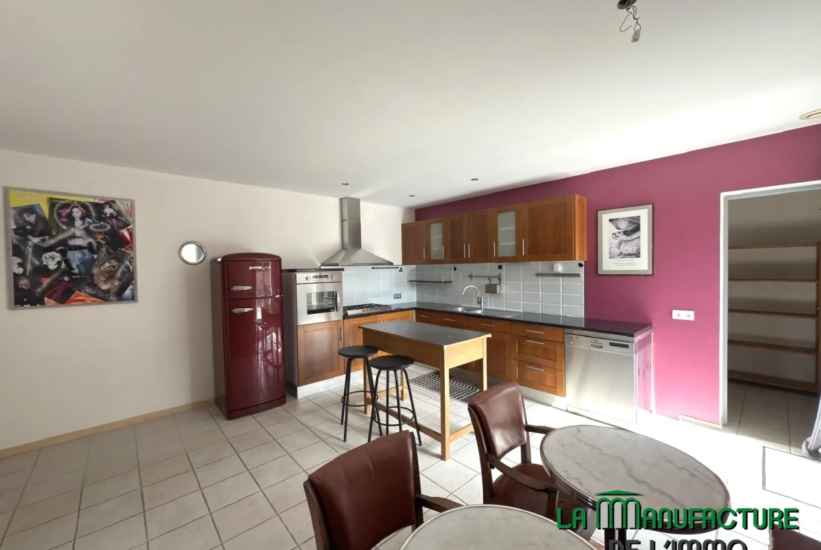 Villa 4 chambres avec piscine, garage, et chalet en bois à Fontanes, Loire 