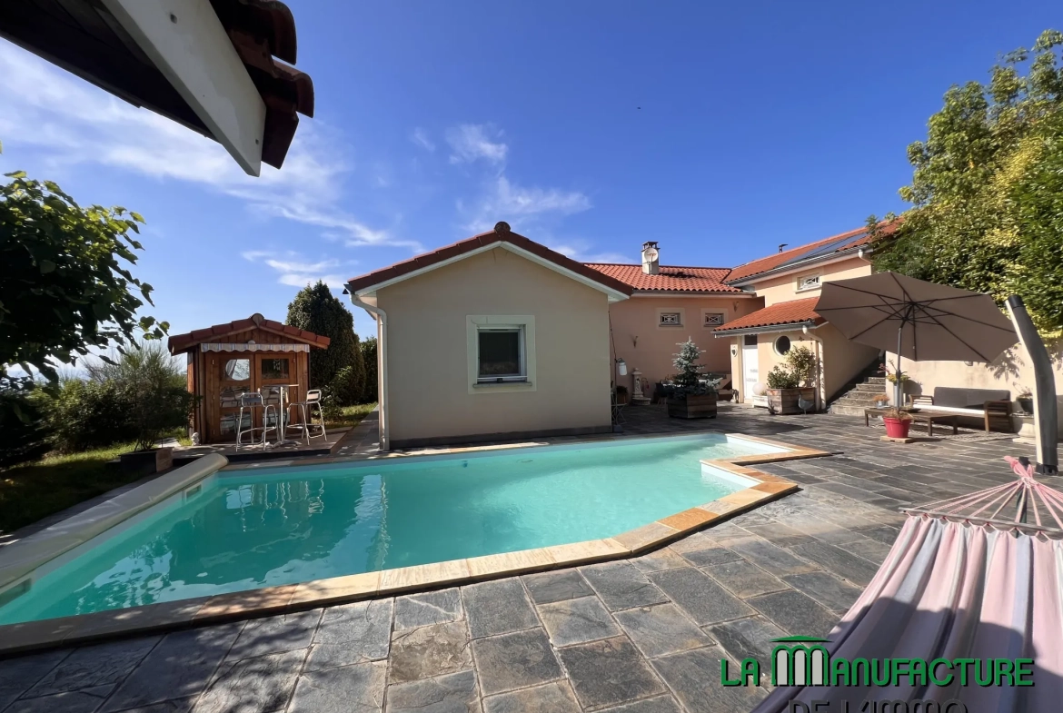 Villa 4 chambres avec piscine, garage, et chalet en bois à Fontanes, Loire 