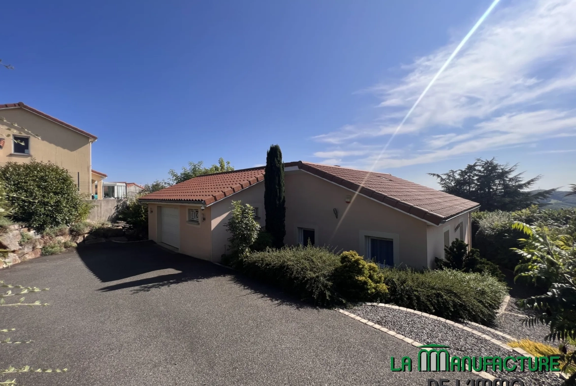 Villa 4 chambres avec piscine, garage, et chalet en bois à Fontanes, Loire 