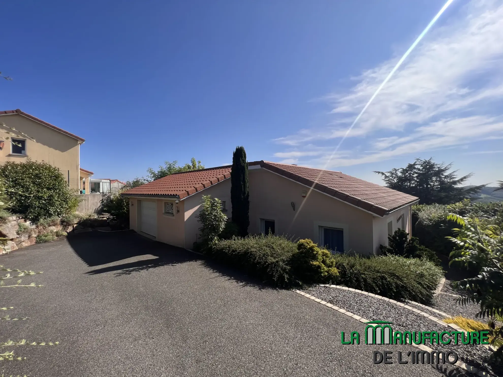 Villa 4 chambres avec piscine, garage, et chalet en bois à Fontanes, Loire 