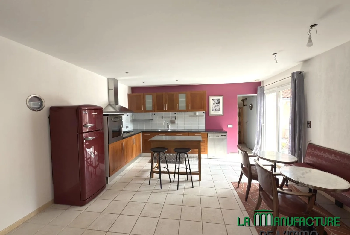 Villa 4 chambres avec piscine, garage, et chalet en bois à Fontanes, Loire 