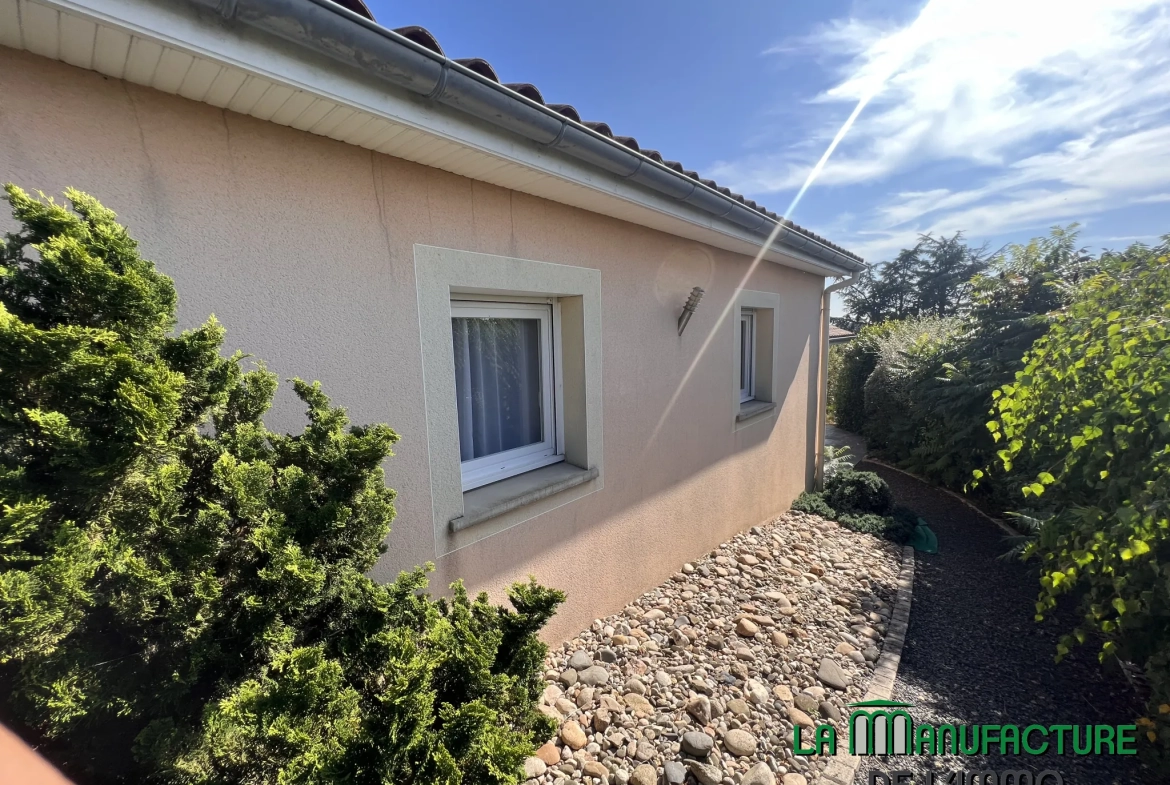 Villa 4 chambres avec piscine, garage, et chalet en bois à Fontanes, Loire 