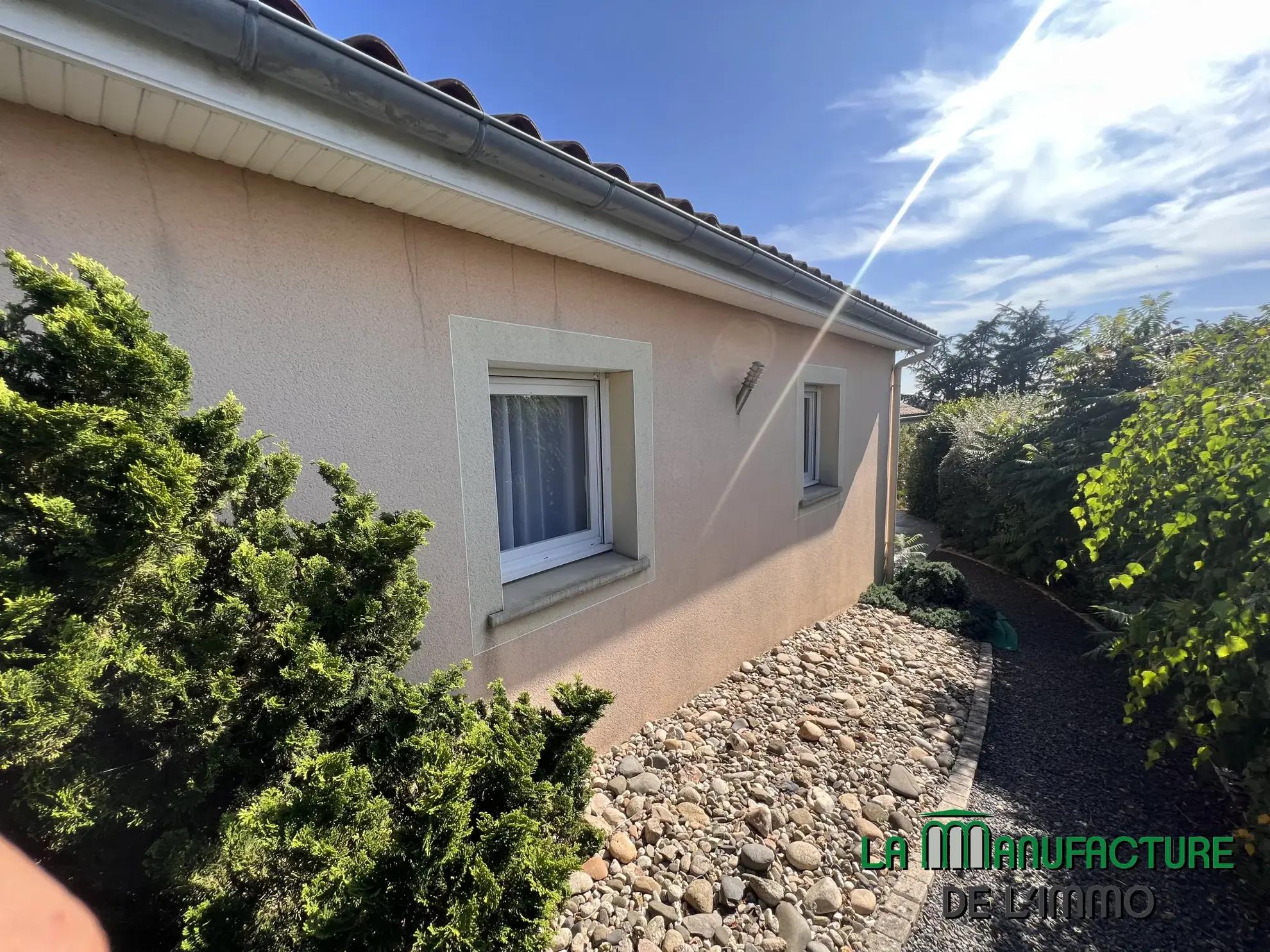 Villa 4 chambres avec piscine, garage, et chalet en bois à Fontanes, Loire 