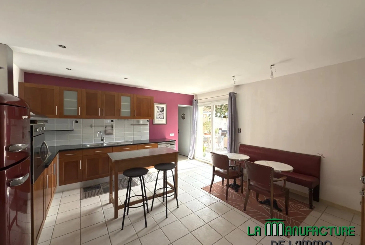 Villa 4 chambres avec piscine, garage, et chalet en bois à Fontanes, Loire 