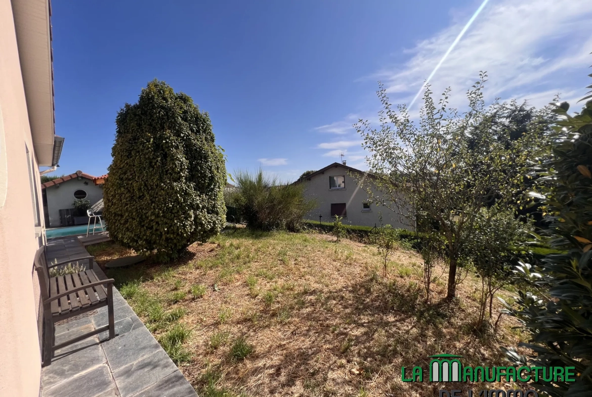 Villa 4 chambres avec piscine, garage, et chalet en bois à Fontanes, Loire 