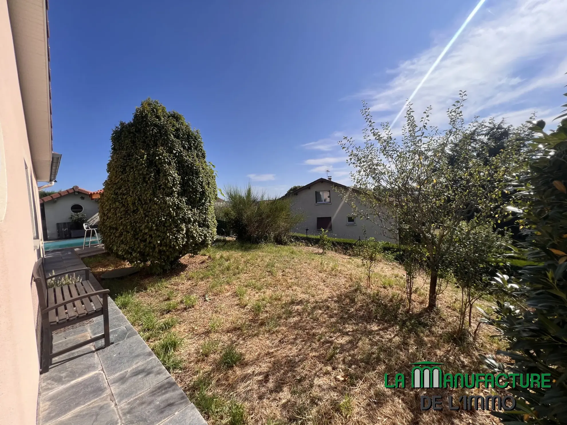 Villa 4 chambres avec piscine, garage, et chalet en bois à Fontanes, Loire 