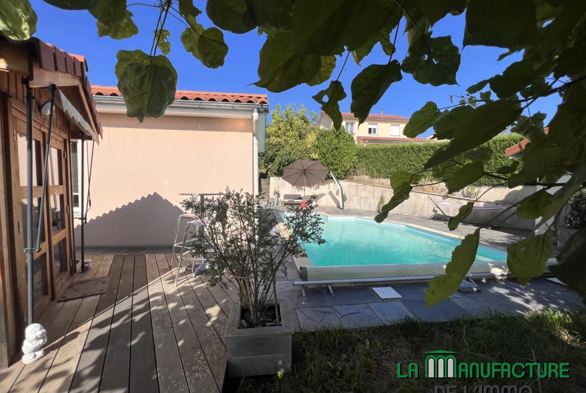 Villa 4 chambres avec piscine, garage, et chalet en bois à Fontanes, Loire 