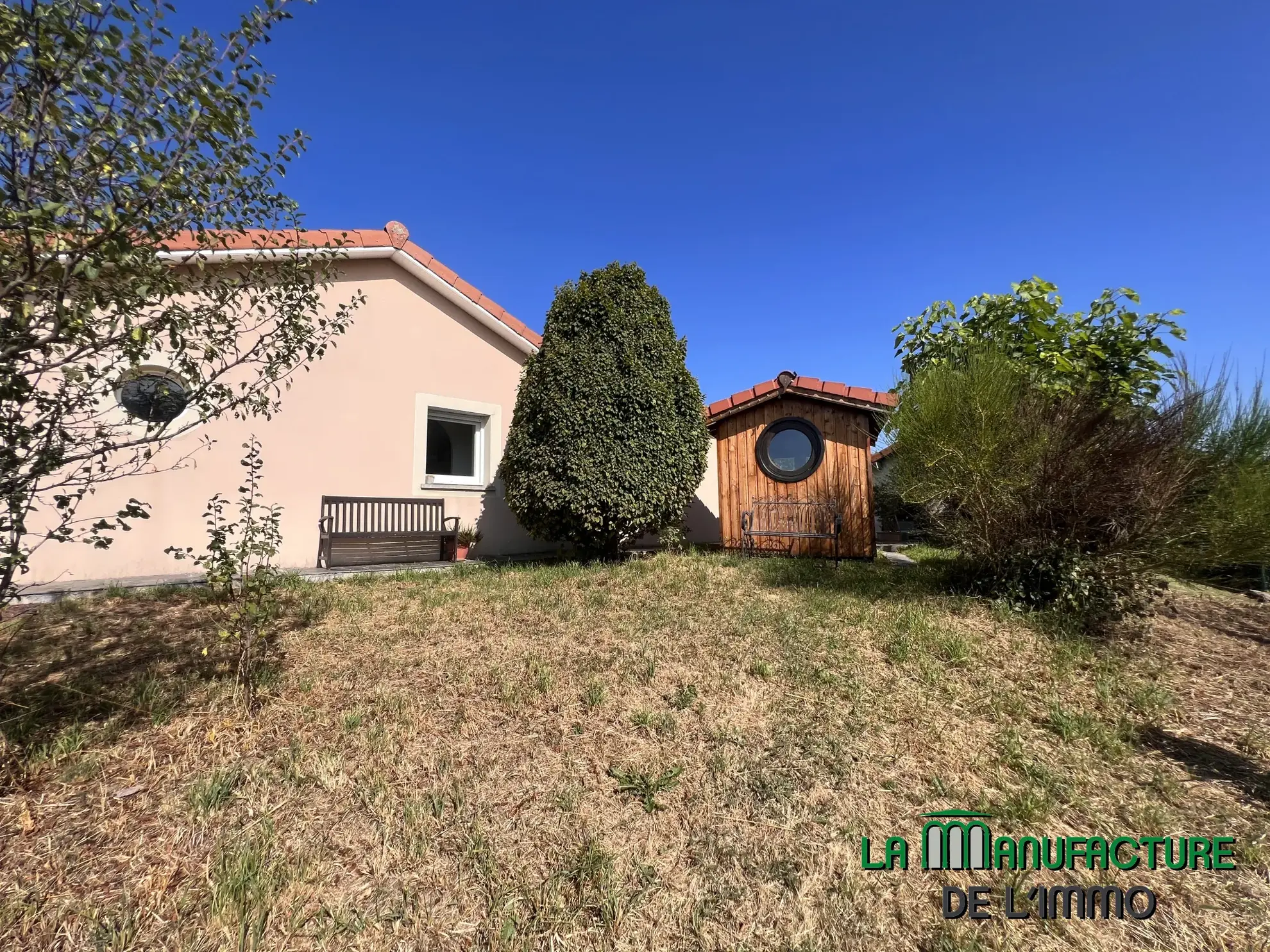 Villa 4 chambres avec piscine, garage, et chalet en bois à Fontanes, Loire 