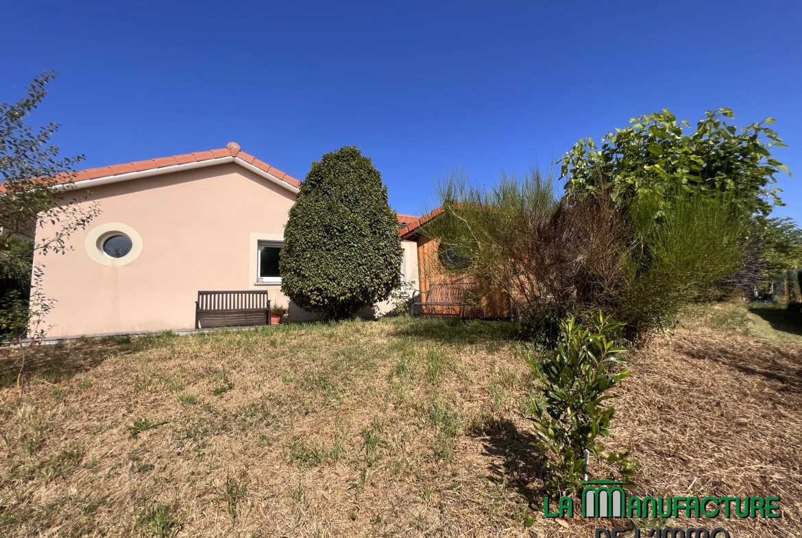 Villa 4 chambres avec piscine, garage, et chalet en bois à Fontanes, Loire 