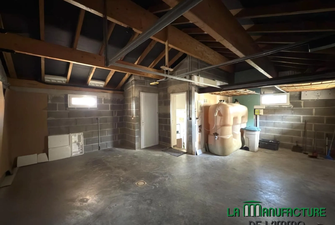 Villa 4 chambres avec piscine, garage, et chalet en bois à Fontanes, Loire 