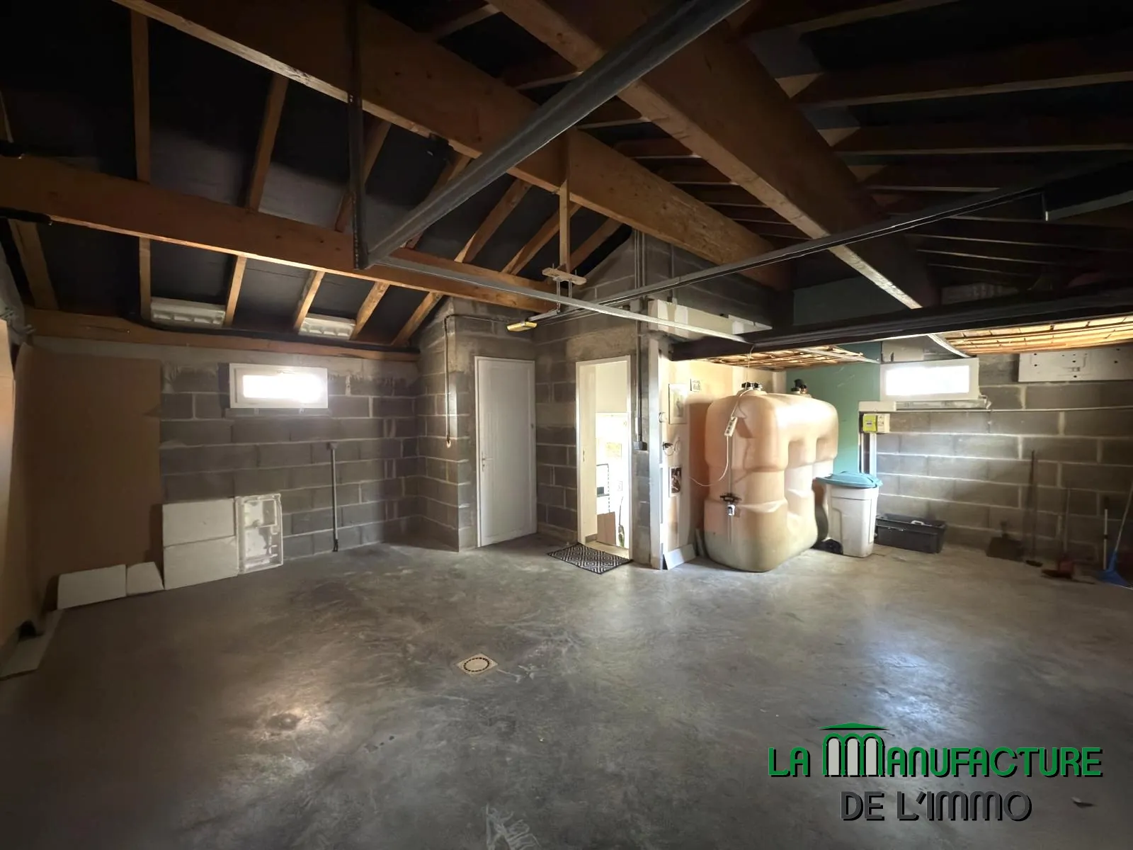 Villa 4 chambres avec piscine, garage, et chalet en bois à Fontanes, Loire 
