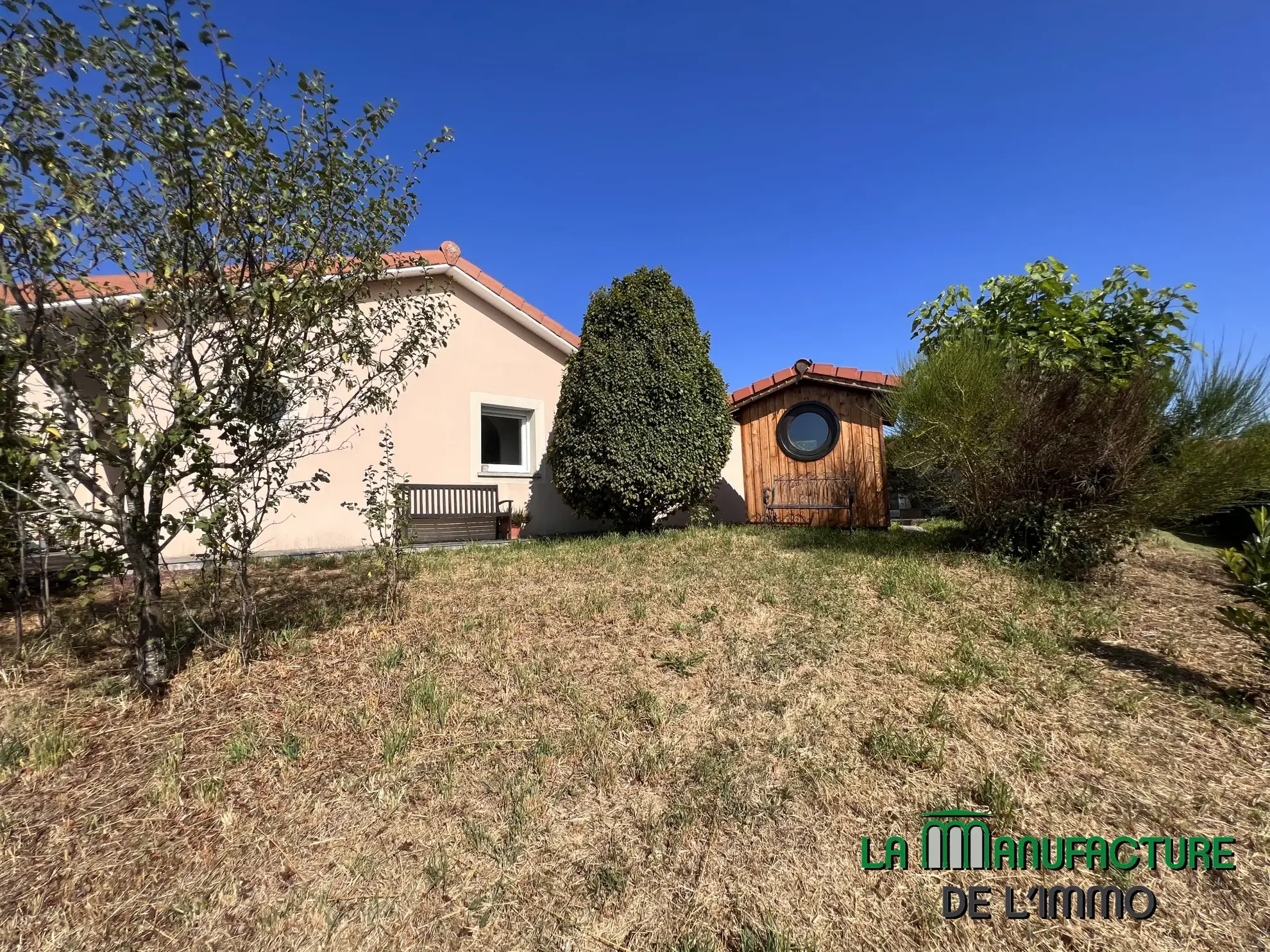 Villa 4 chambres avec piscine, garage, et chalet en bois à Fontanes, Loire 