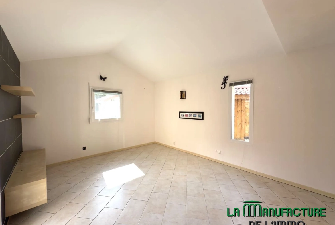 Villa 4 chambres avec piscine, garage, et chalet en bois à Fontanes, Loire 